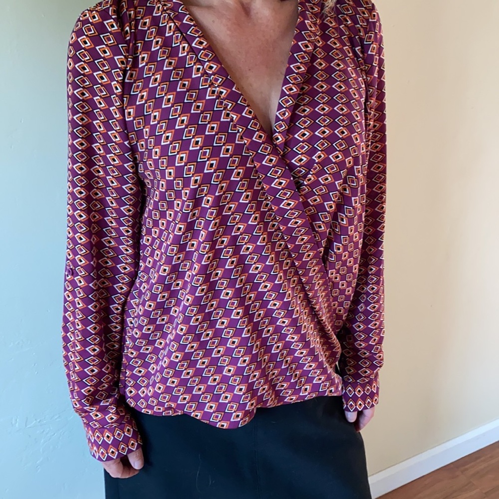 Pleione multicolored blouse surpluses neckline